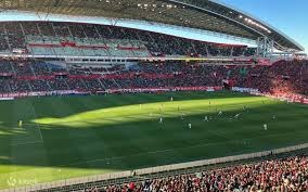 见缝插针！东契奇灵巧背运穿越2人防守 直捣黄龙拉杆打中